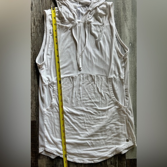 Fabletics Women’s White Sleeveless Hoodie Top Size XXS - Picture 7 of 7